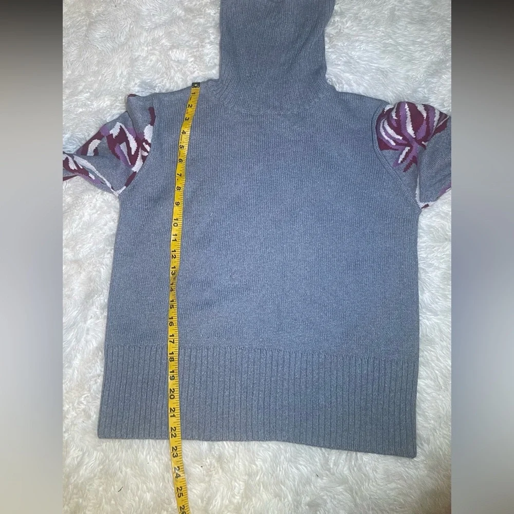 Cabi Eden Gray and Purple Women's turtleneck Sweater size medium